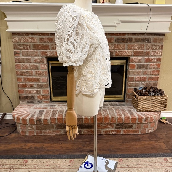 NWOT Express White Lace Puff Sleeve Blouse w/ Attached White Tank / XS - Picture 5 of 11